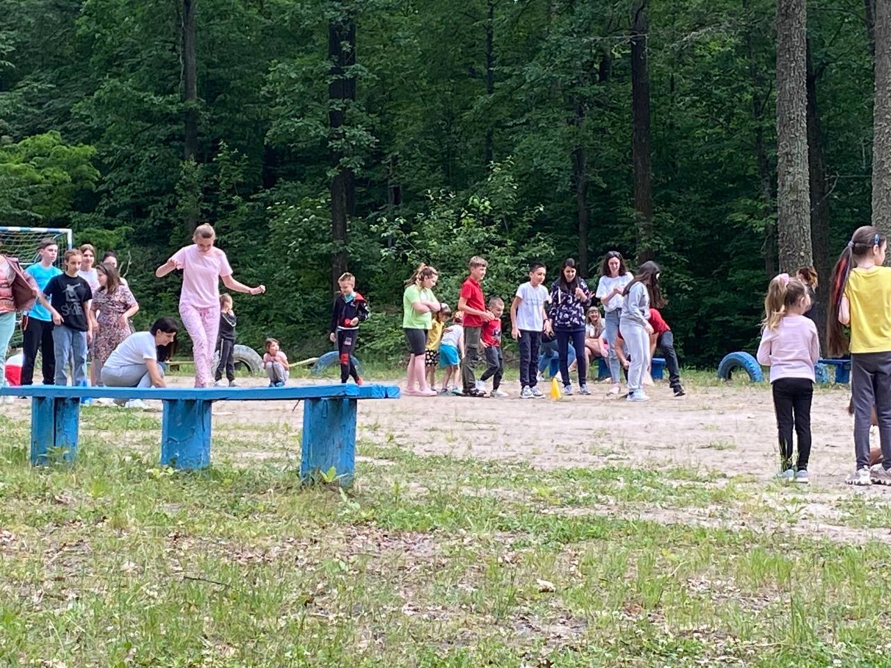 діти на вулиці