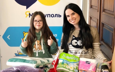 Маріупольська родина із наданою гігієнічною й іншою допомогою