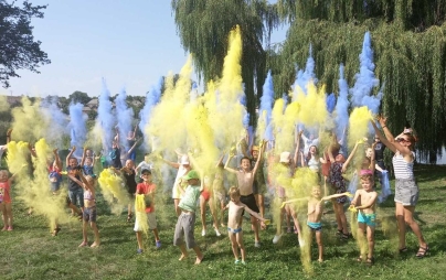 Свято фарб та активний досуг малечі  у центрах підтримки 