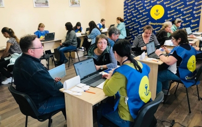 Фахівці центру підтримки працюють із маріупольцями 